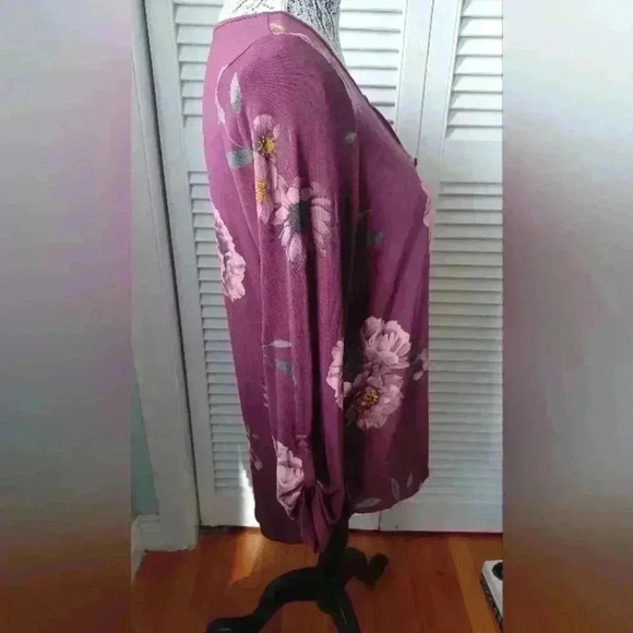 Reitmans Women's Medium Flowered Print Shirt - Picture 3 of 7